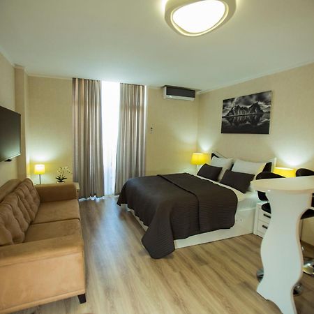 Holiday Lux Tower Batumi Luaran gambar