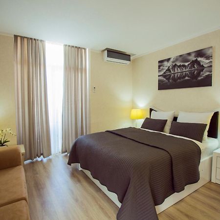 Holiday Lux Tower Batumi Luaran gambar