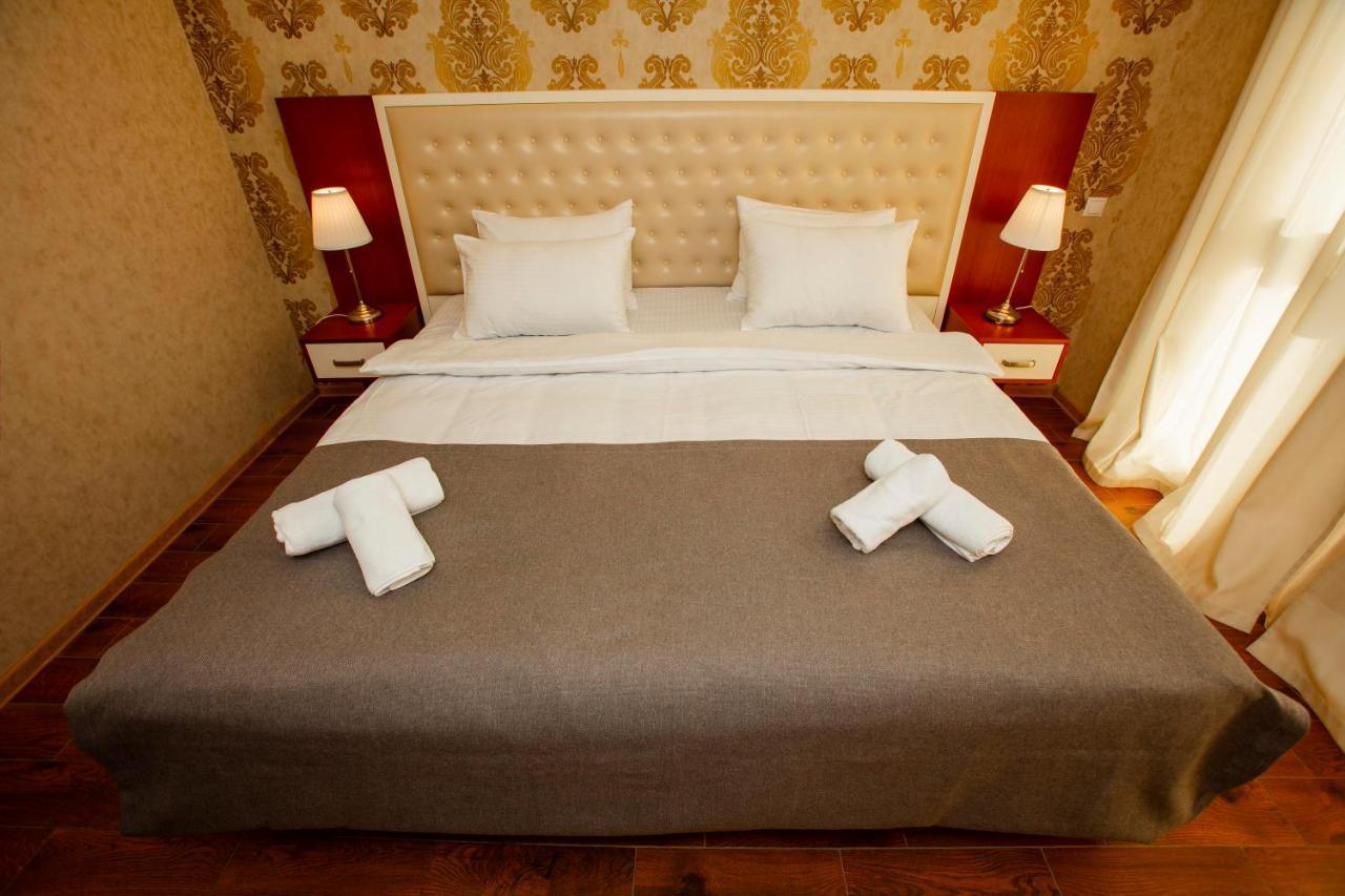 Holiday Lux Tower Batumi Luaran gambar