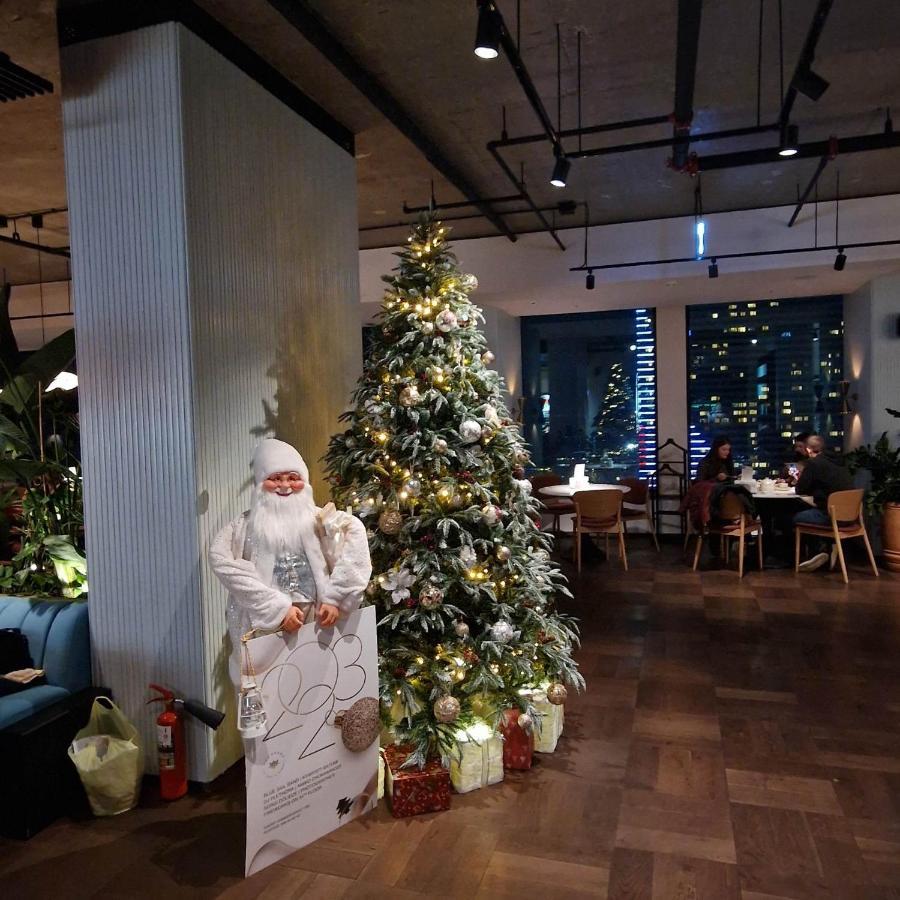 Holiday Lux Tower Batumi Luaran gambar