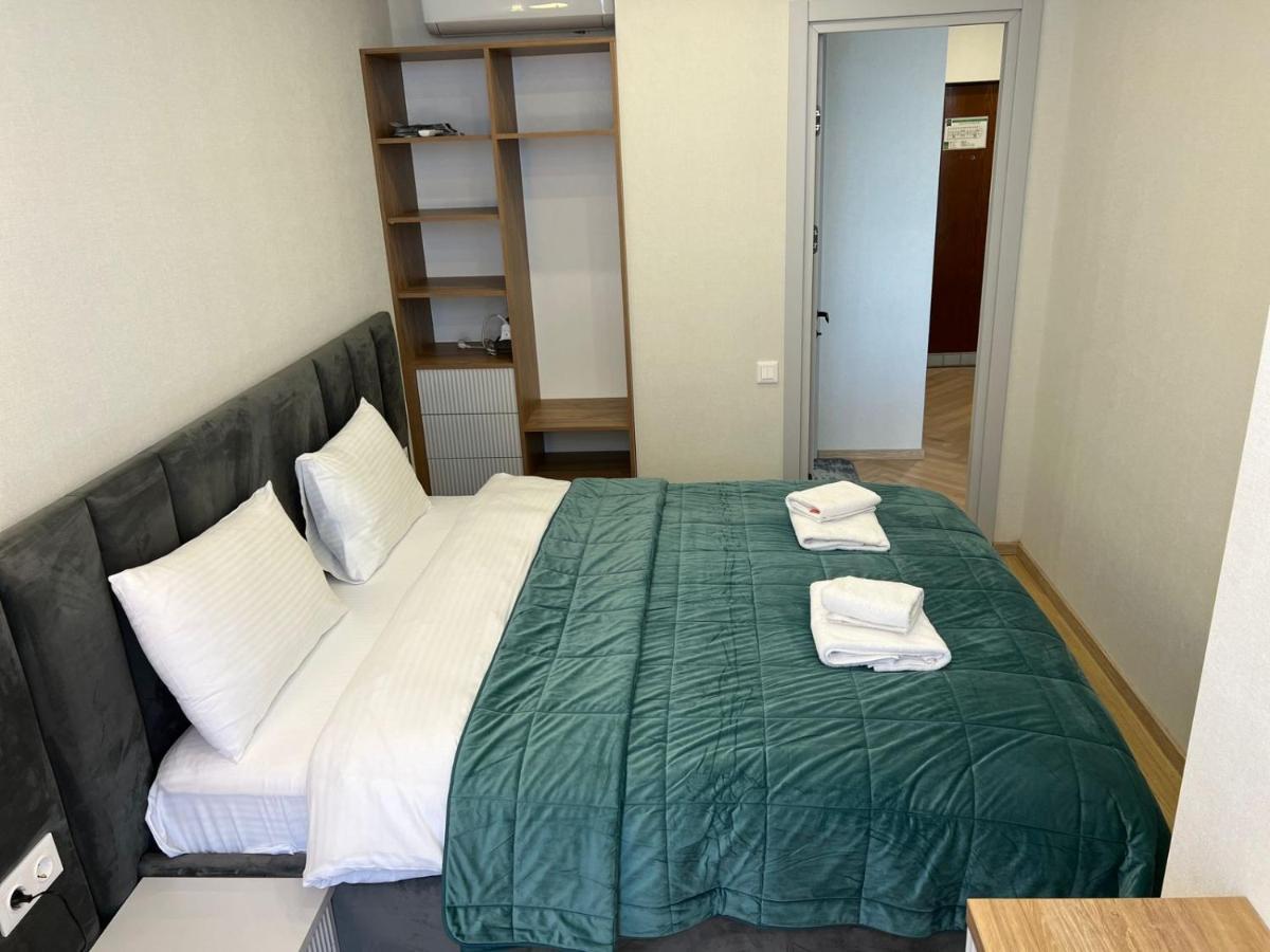 Holiday Lux Tower Batumi Luaran gambar