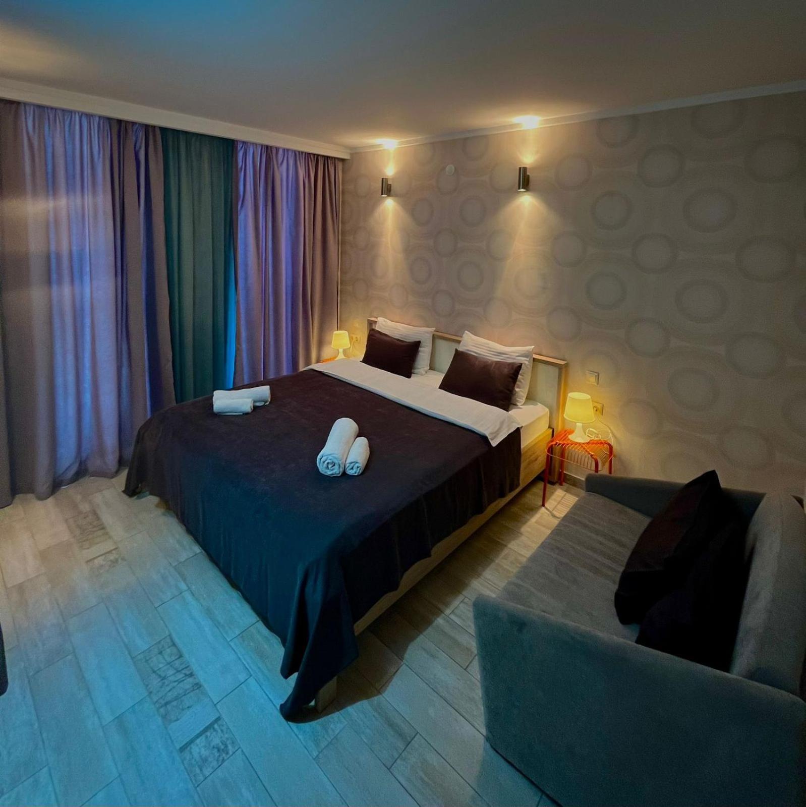 Holiday Lux Tower Batumi Luaran gambar