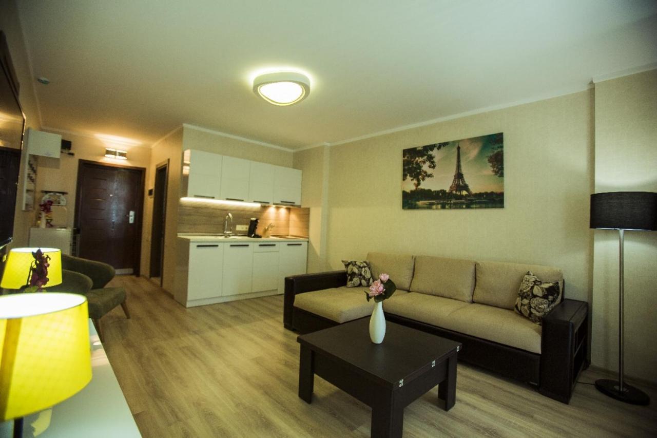Holiday Lux Tower Batumi Luaran gambar