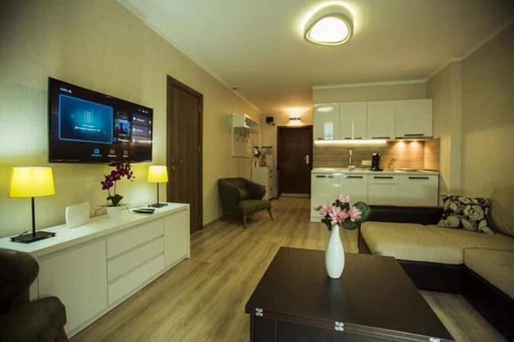Holiday Lux Tower Batumi Luaran gambar